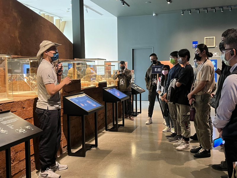 友達招募員工為文化志工，擔任文化館導覽大使，積極推廣文資保存、文史教育