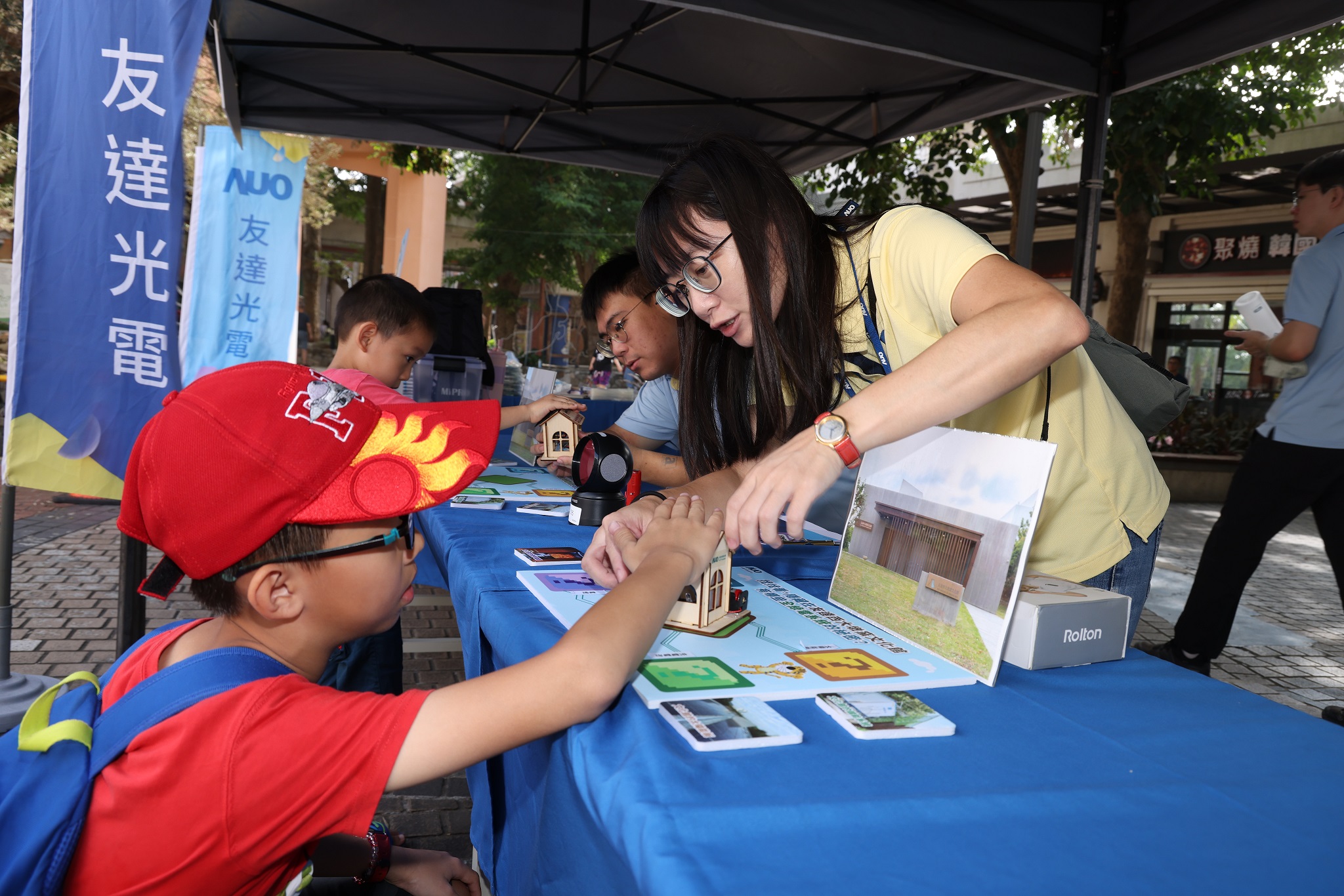 友達投入永續素養教育多年，從自身的環境教育場域走入校園、各式活動現場，合作夥伴亦擴及到NGO、公部門與供應鏈，豐碩成果獲「社會共融領袖獎」